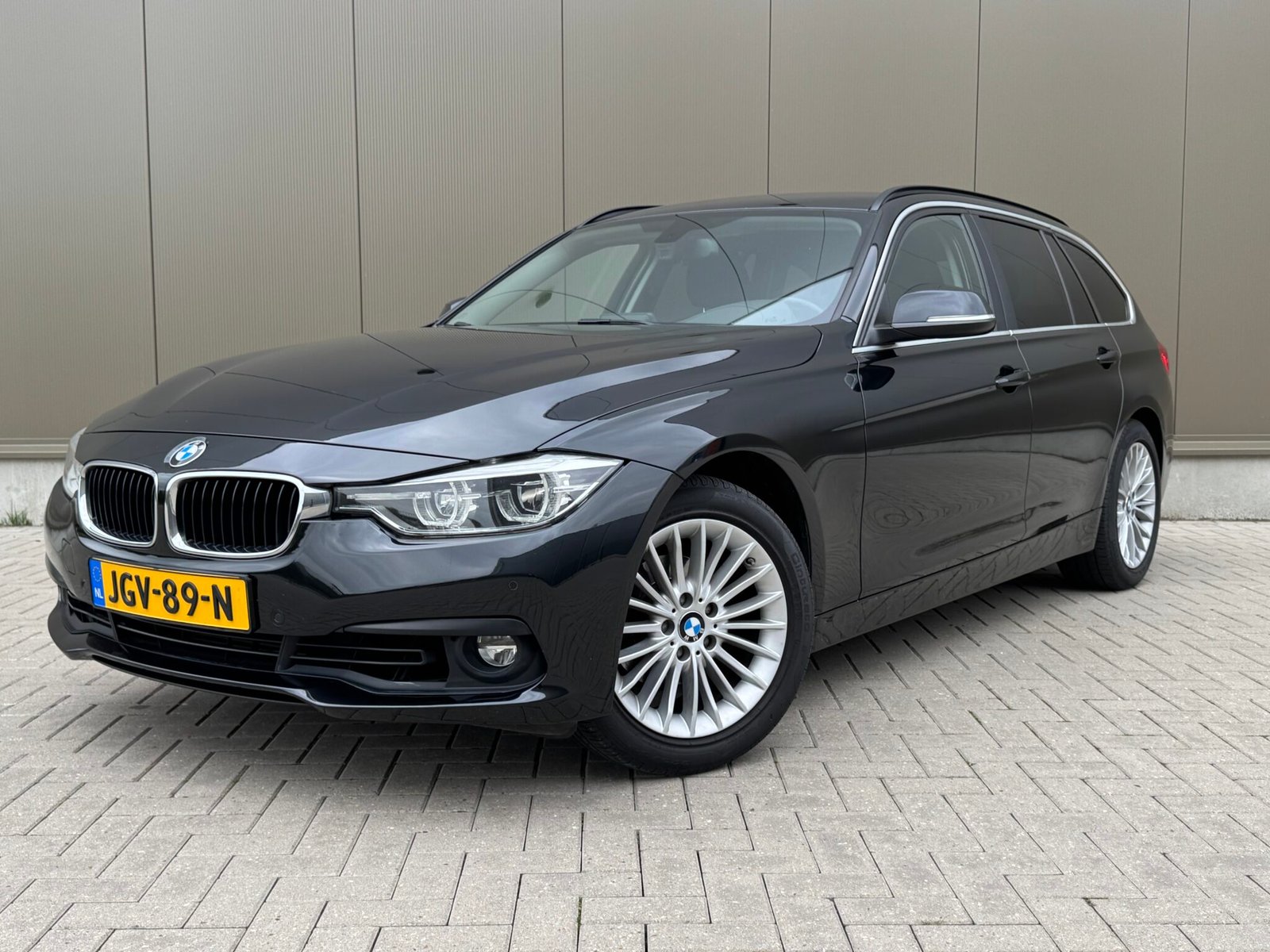 Hulp bij het kopen van een auto. Auto makelaar meekijken bij het kopen van een auto. Wij kopen met jou jouw auto.