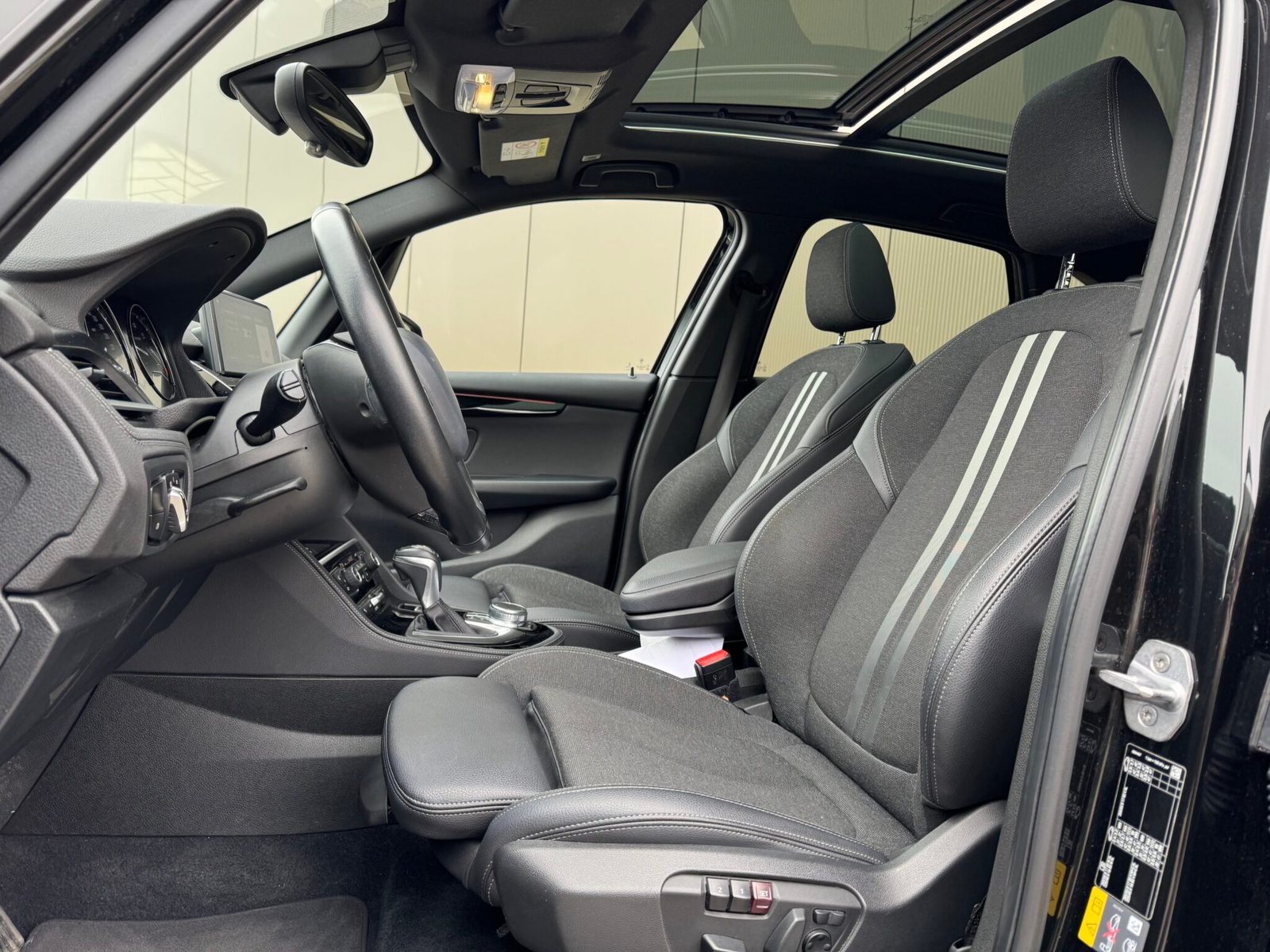 Hulp bij het kopen van een auto. Auto makelaar meekijken bij het kopen van een auto. Wij kopen met jou jouw auto.