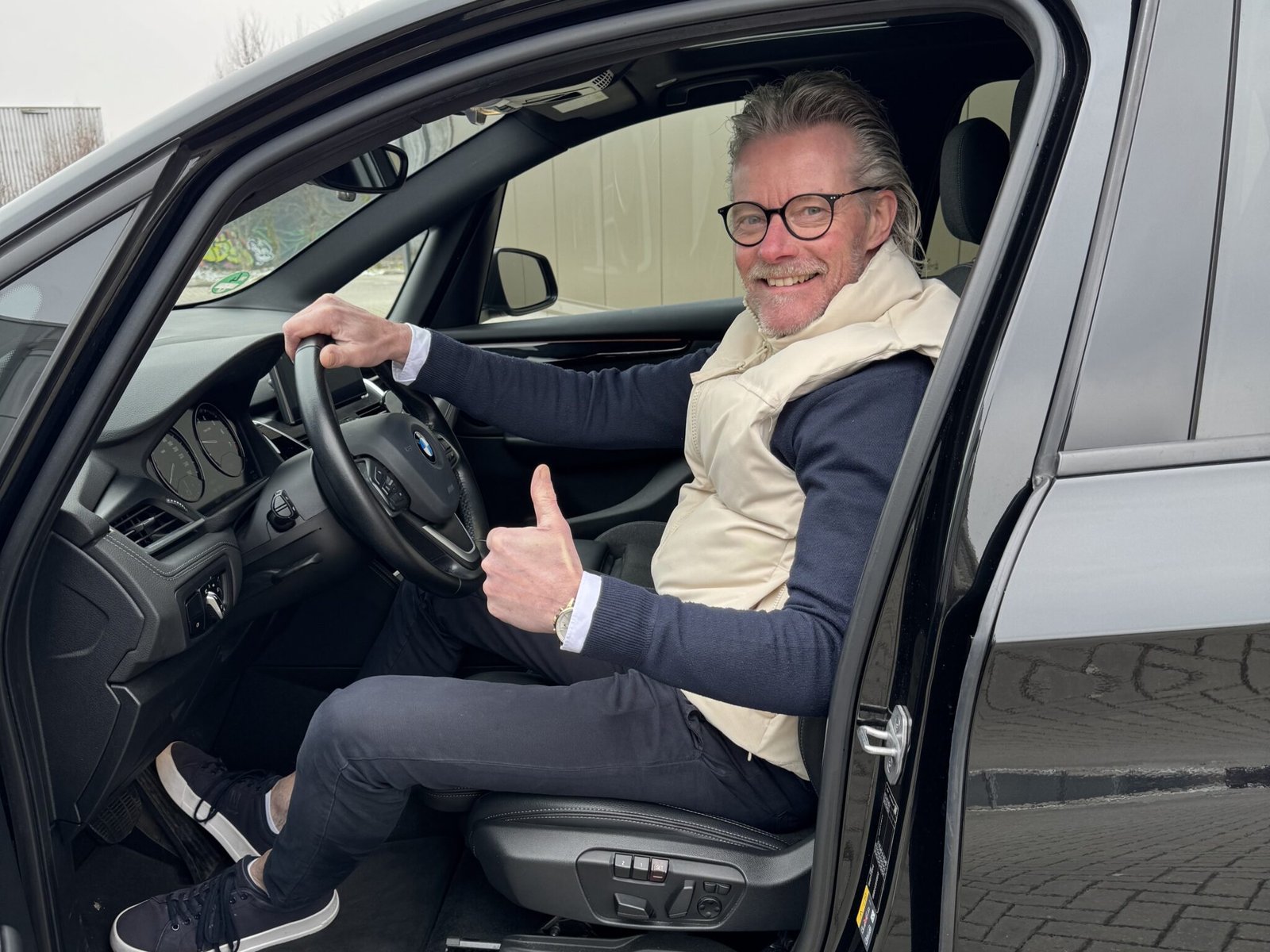 Hulp bij het kopen van een auto. Auto makelaar meekijken bij het kopen van een auto. Wij kopen met jou jouw auto.