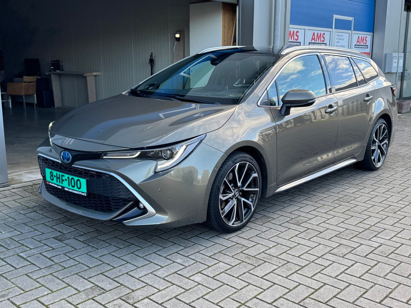 Hulp bij het kopen van een auto. Auto makelaar meekijken bij het kopen van een auto. Wij kopen met jou jouw auto.