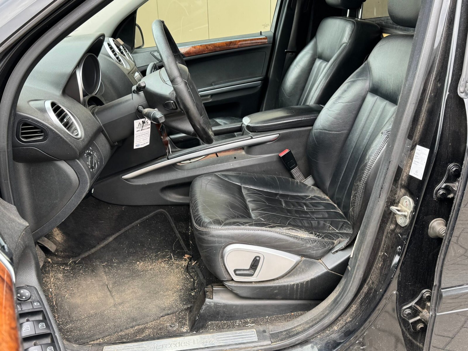 Detailen, poetsen en polijsten service in Doetinchem. Auto poetsen, stofzuigen en stomen.